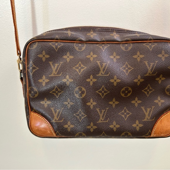 Louis Vuitton Brown Monogram Men's Bag - Picture 8 of 10